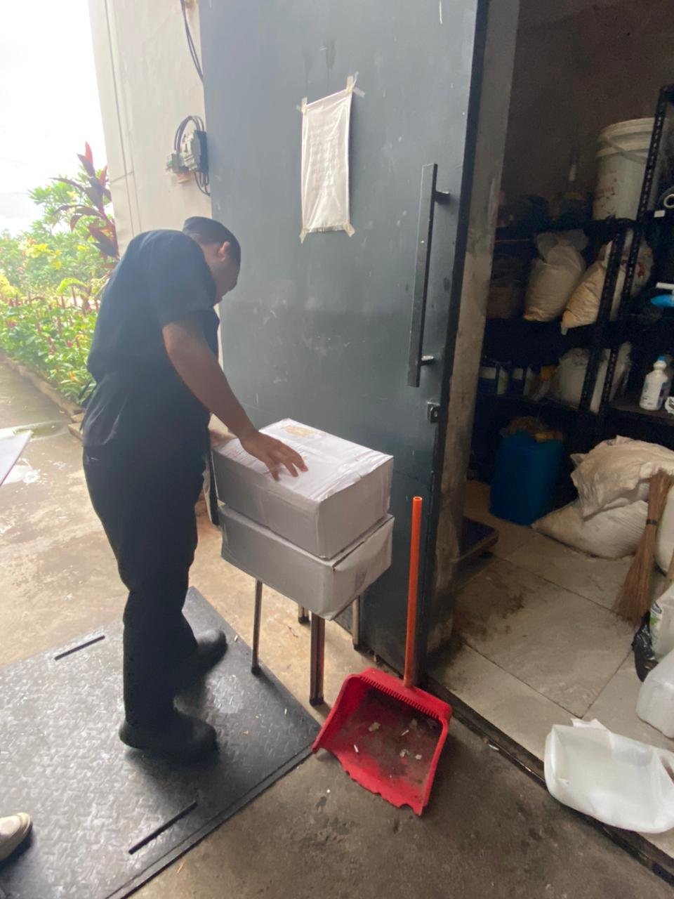 Dokumentasi pengiriman sayap ayam ke pelanggan HORECA