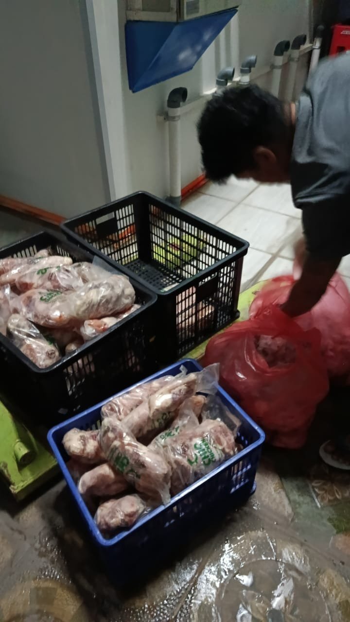 Dokumentasi pengiriman sayap ayam ke pelanggan HORECA