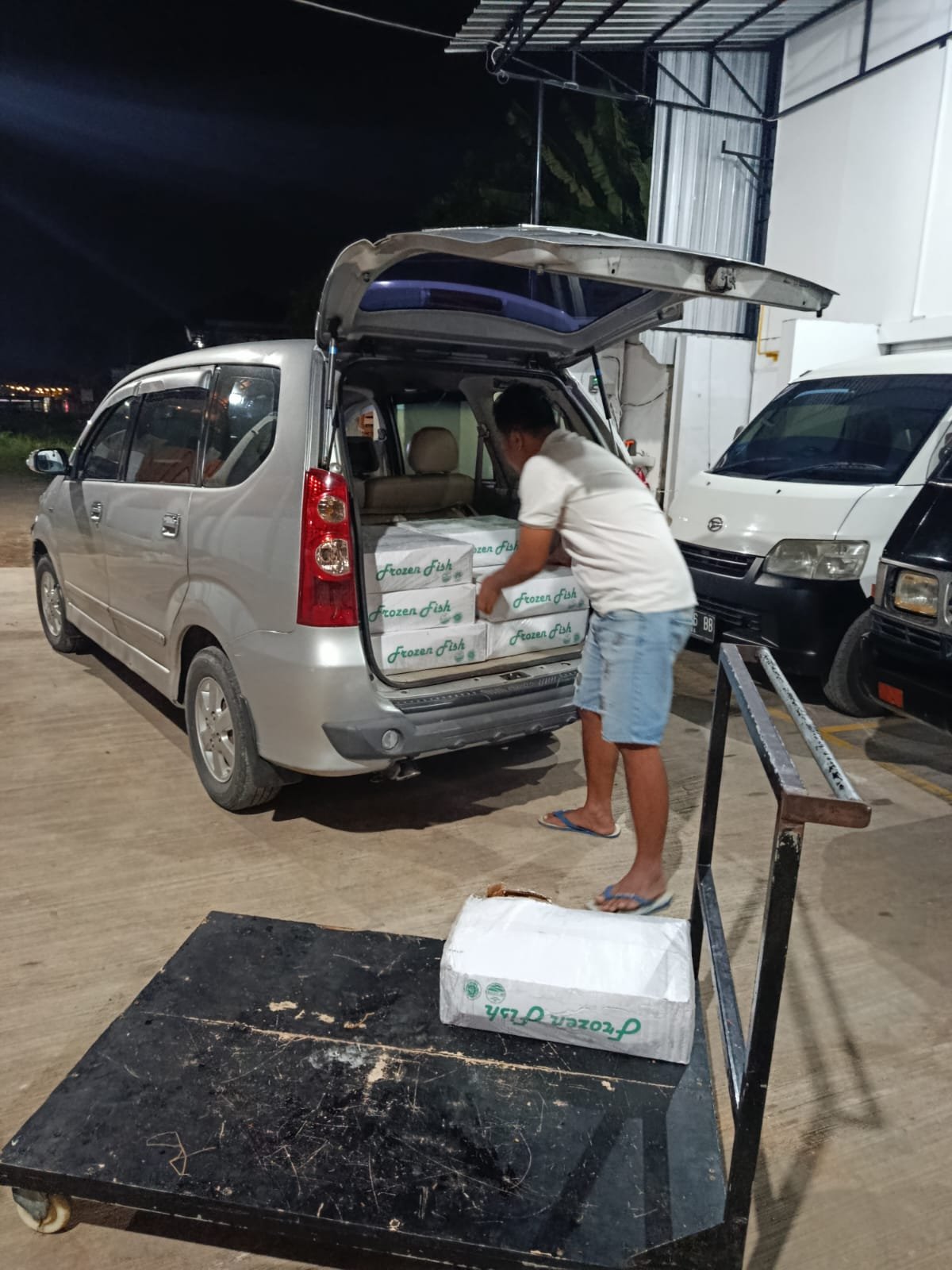 Dokumentasi pengiriman sayap ayam ke pelanggan HORECA